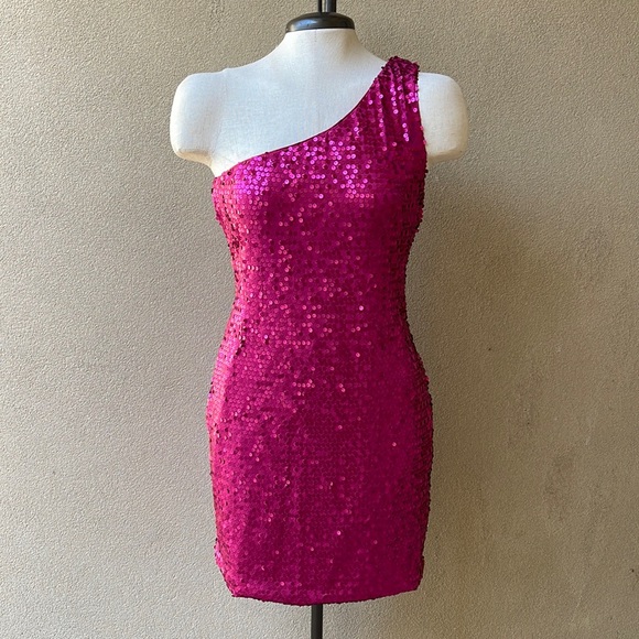 AUW Dresses & Skirts - Hoy Pink Sequined Dress One Shoulder Stretchable Sz Large